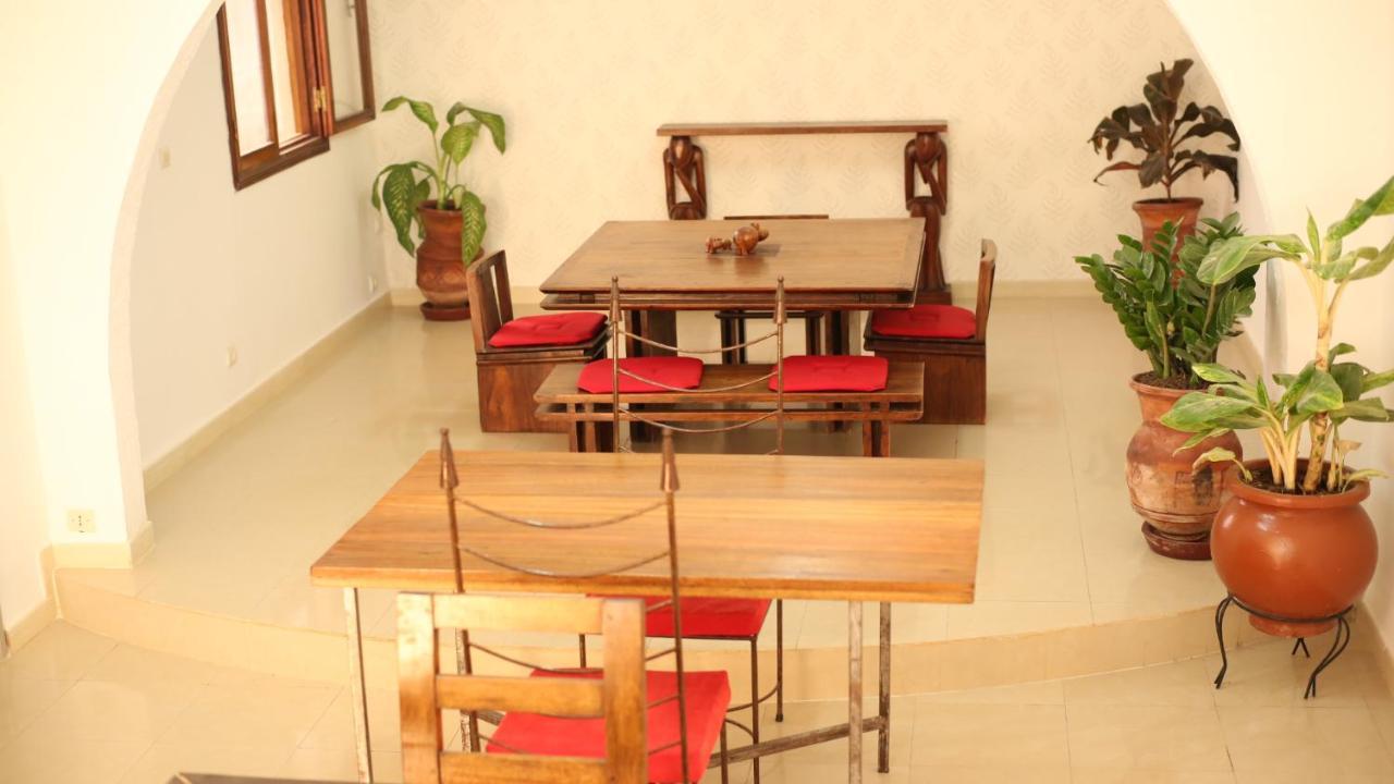 Illiyin Boutique Hotel Dakar Exterior photo