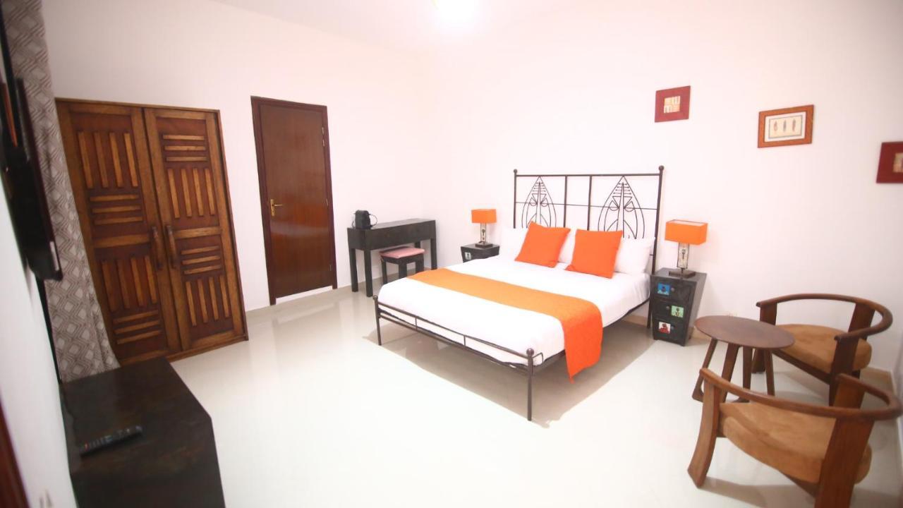 Illiyin Boutique Hotel Dakar Exterior photo