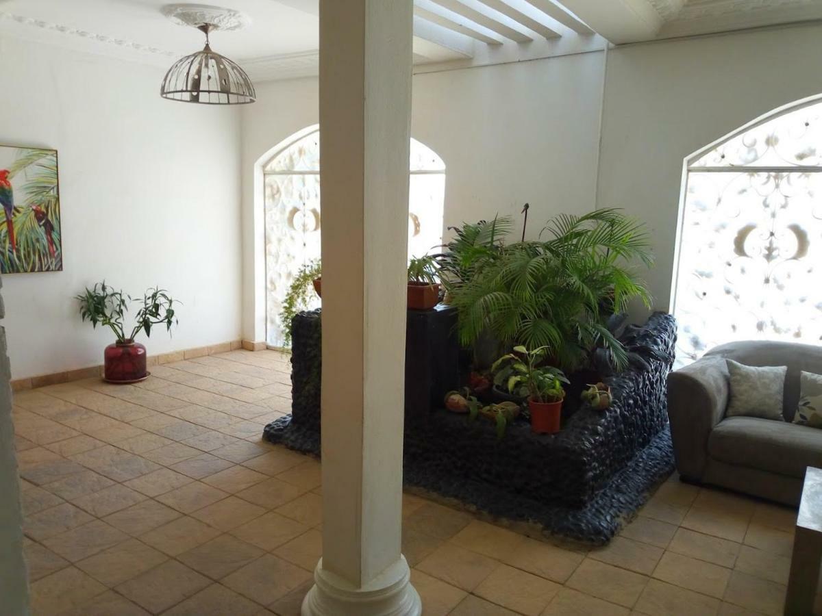 Illiyin Boutique Hotel Dakar Exterior photo