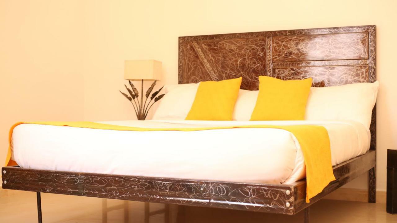 Illiyin Boutique Hotel Dakar Exterior photo